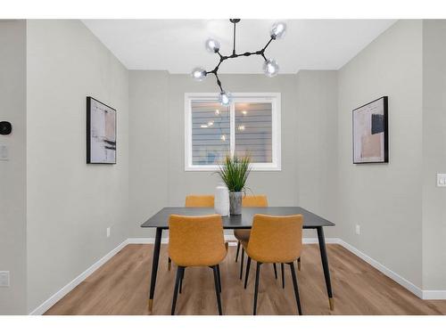 122 Magnolia Drive Se, Calgary, AB - Indoor Photo Showing Dining Room