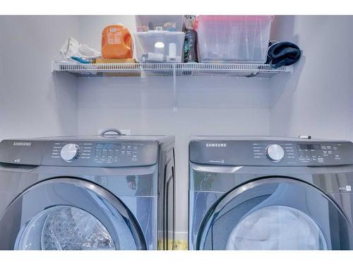 534 Corner Meadows Way Ne Meadows East, Calgary, AB - Indoor Photo Showing Laundry Room