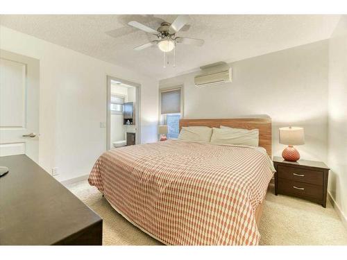 110-1905 27 Avenue Sw, Calgary, AB - Indoor Photo Showing Bedroom