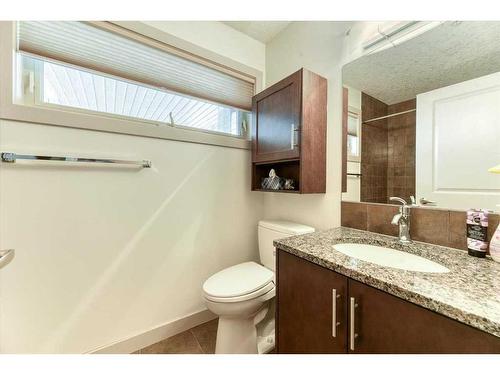 110-1905 27 Avenue Sw, Calgary, AB - Indoor Photo Showing Bathroom