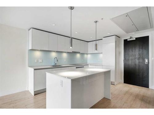 3008-1188 3 Street Se, Calgary, AB - Indoor Photo Showing Kitchen With Upgraded Kitchen