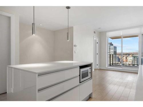 3008-1188 3 Street Se, Calgary, AB - Indoor Photo Showing Kitchen