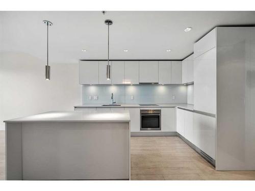 3008-1188 3 Street Se, Calgary, AB - Indoor Photo Showing Kitchen With Upgraded Kitchen