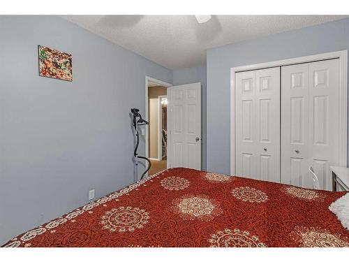 826 Copperfield Boulevard Se, Calgary, AB - Indoor Photo Showing Bedroom