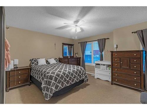 826 Copperfield Boulevard Se, Calgary, AB - Indoor Photo Showing Bedroom