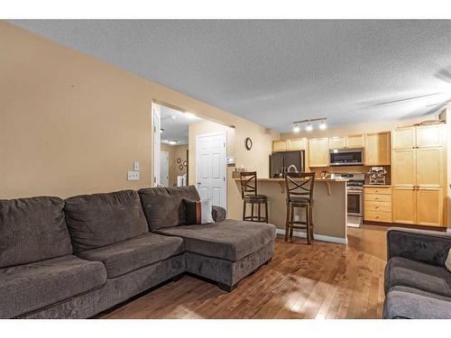 826 Copperfield Boulevard Se, Calgary, AB - Indoor Photo Showing Living Room