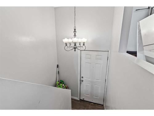 6128 Madigan Drive Ne, Calgary, AB - Indoor Photo Showing Other Room