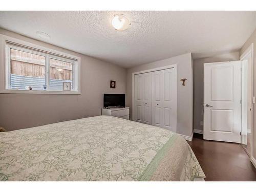 182 Cranarch Place Se, Calgary, AB - Indoor Photo Showing Bedroom