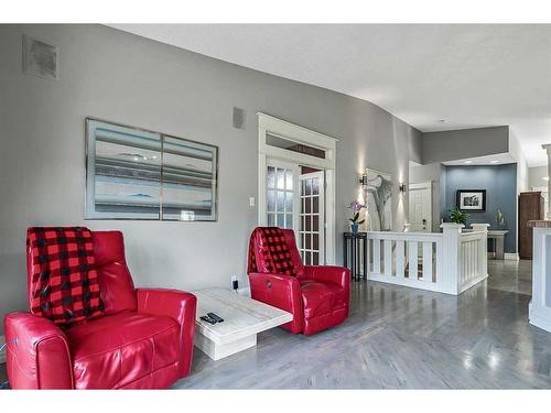 37 Rowland, Okotoks, AB - Indoor Photo Showing Living Room