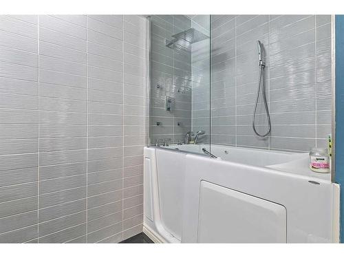 37 Rowland, Okotoks, AB - Indoor Photo Showing Bathroom