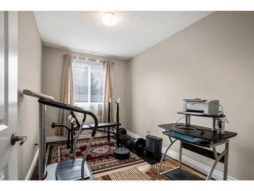 20-219 90 Avenue Se, Calgary, AB - Indoor Photo Showing Other Room