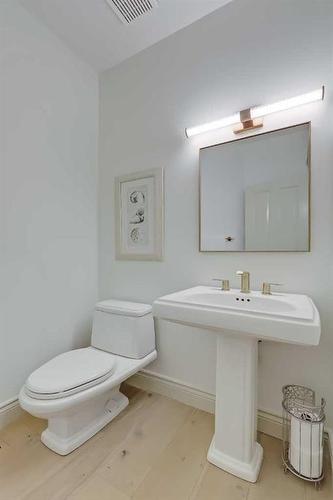 11 Aspen Ridge Lane Sw, Calgary, AB - Indoor Photo Showing Bathroom