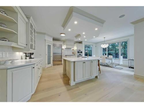 11 Aspen Ridge Lane Sw, Calgary, AB - Indoor Photo Showing Kitchen