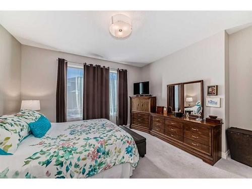 33 Fireside Landing, Cochrane, AB - Indoor Photo Showing Bedroom