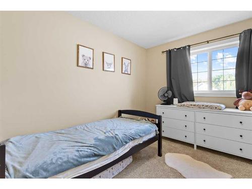 95 Valarosa Drive, Didsbury, AB - Indoor Photo Showing Bedroom