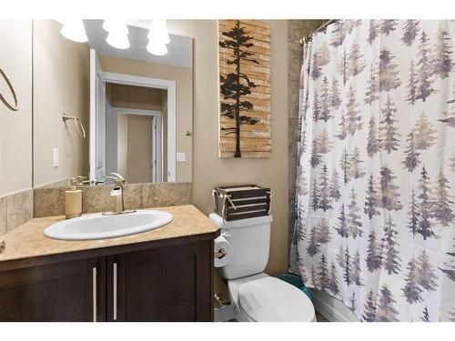 95 Valarosa Drive, Didsbury, AB - Indoor Photo Showing Bathroom