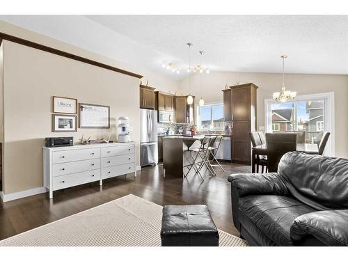 95 Valarosa Drive, Didsbury, AB - Indoor Photo Showing Living Room