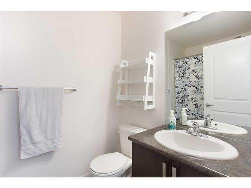 317-117 Copperpond Common Se, Calgary, AB - Indoor Photo Showing Bathroom