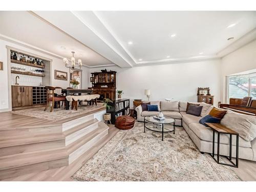 254-4037 42 Street Nw, Calgary, AB - Indoor Photo Showing Living Room