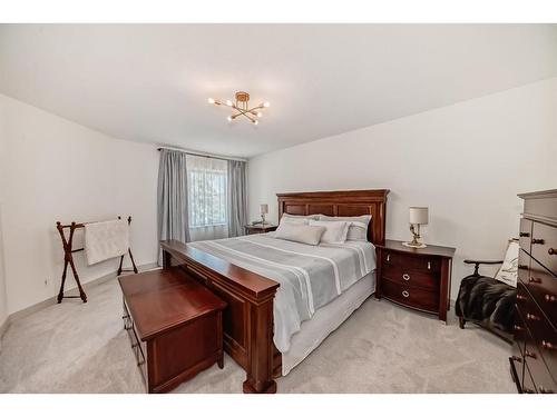 254-4037 42 Street Nw, Calgary, AB - Indoor Photo Showing Bedroom