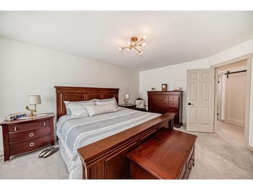 254-4037 42 Street Nw, Calgary, AB - Indoor Photo Showing Bedroom