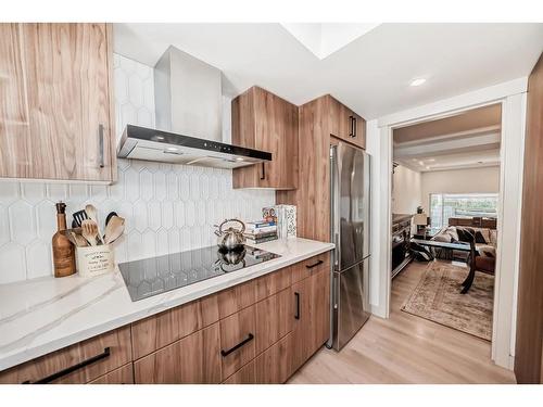 254-4037 42 Street Nw, Calgary, AB - Indoor Photo Showing Kitchen