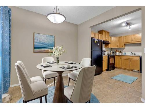 94 Saddlebrook Point Ne, Calgary, AB - Indoor Photo Showing Dining Room