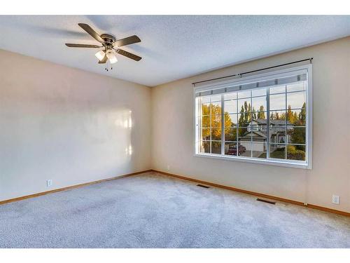 3626 Douglas Ridge Boulevard Se, Calgary, AB - Indoor Photo Showing Other Room