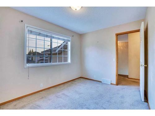 3626 Douglas Ridge Boulevard Se, Calgary, AB - Indoor Photo Showing Other Room