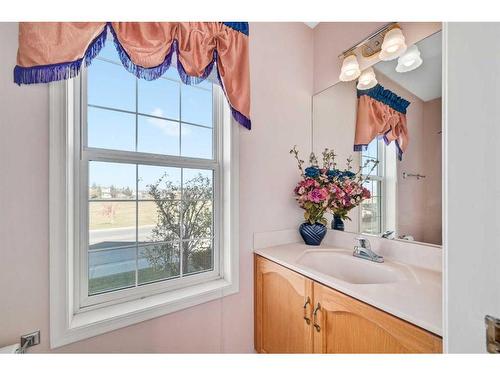 710 Martindale Boulevard Ne, Calgary, AB - Indoor Photo Showing Bathroom