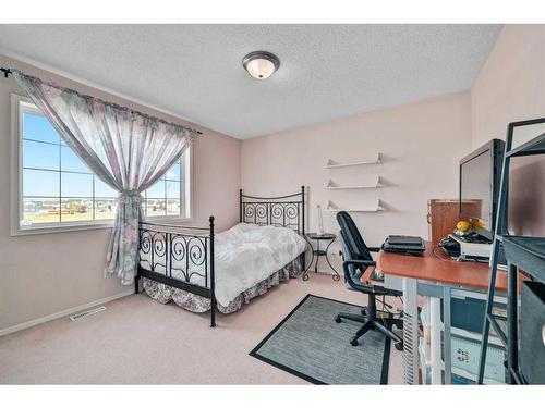 710 Martindale Boulevard Ne, Calgary, AB - Indoor Photo Showing Bedroom