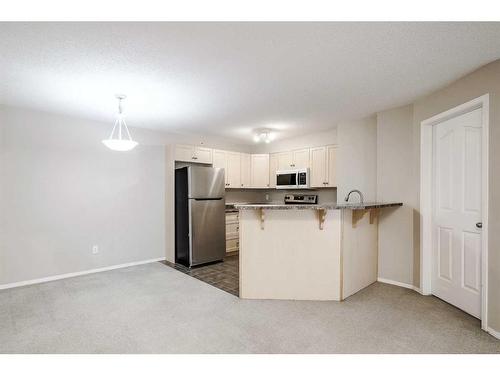 3406-60 Panatella Street Nw, Calgary, AB - Indoor Photo Showing Kitchen