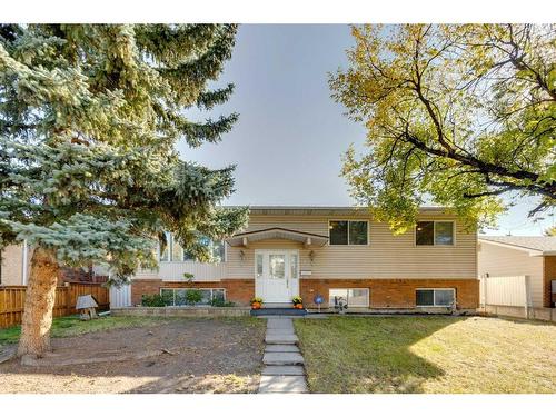 311 Temple Close Ne, Calgary, AB - Outdoor