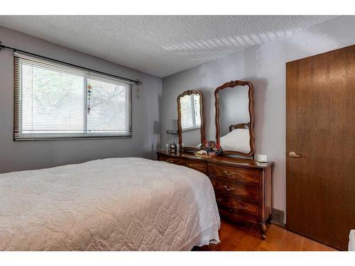 311 Temple Close Ne, Calgary, AB - Indoor Photo Showing Bedroom