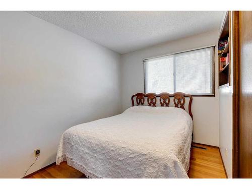 311 Temple Close Ne, Calgary, AB - Indoor Photo Showing Bedroom