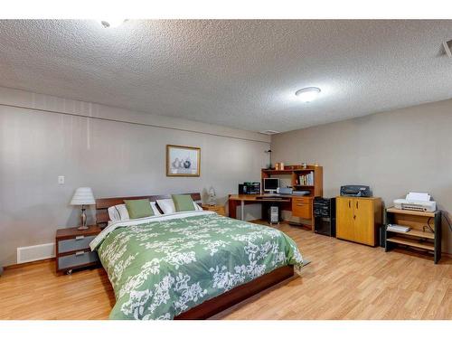 311 Temple Close Ne, Calgary, AB - Indoor Photo Showing Bedroom