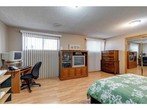 311 Temple Close Ne, Calgary, AB - Indoor Photo Showing Bedroom