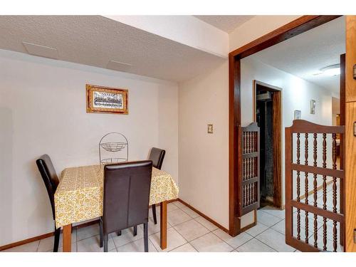 311 Temple Close Ne, Calgary, AB - Indoor Photo Showing Dining Room