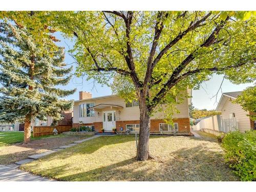 311 Temple Close Ne, Calgary, AB - Outdoor