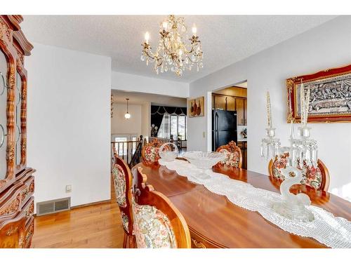 311 Temple Close Ne, Calgary, AB - Indoor Photo Showing Dining Room