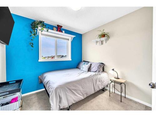 118 Auburn Meadows Avenue Se, Calgary, AB - Indoor Photo Showing Bedroom