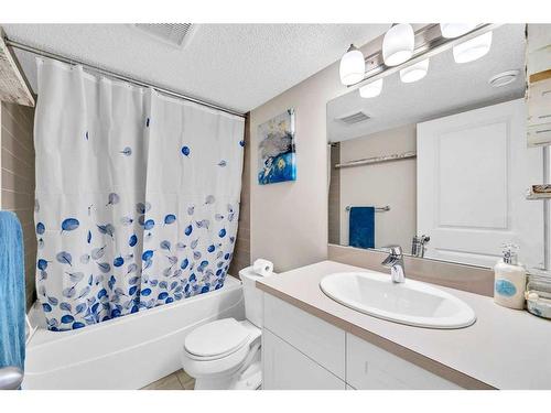 118 Auburn Meadows Avenue Se, Calgary, AB - Indoor Photo Showing Bathroom