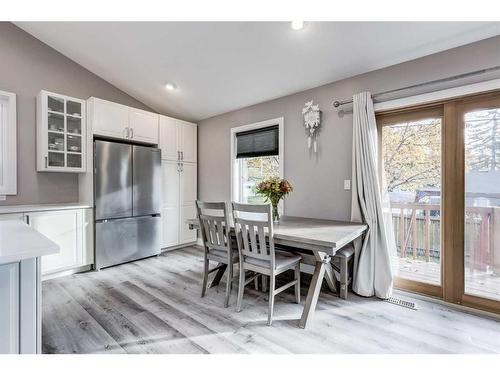 3 Glenview Crescent Sw, Calgary, AB - Indoor Photo Showing Dining Room