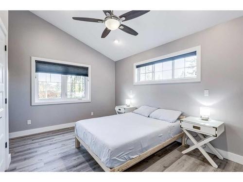 3 Glenview Crescent Sw, Calgary, AB - Indoor Photo Showing Bedroom