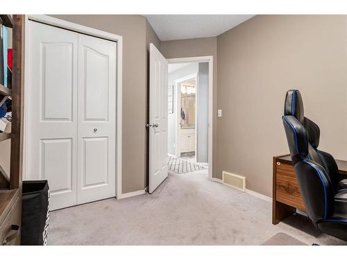 288 Cramond Close Se, Calgary, AB - Indoor