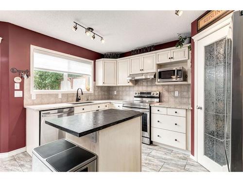 288 Cramond Close Se, Calgary, AB - Indoor Photo Showing Kitchen