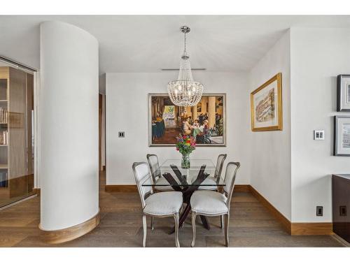 1008-738 1 Avenue Sw, Calgary, AB - Indoor Photo Showing Dining Room