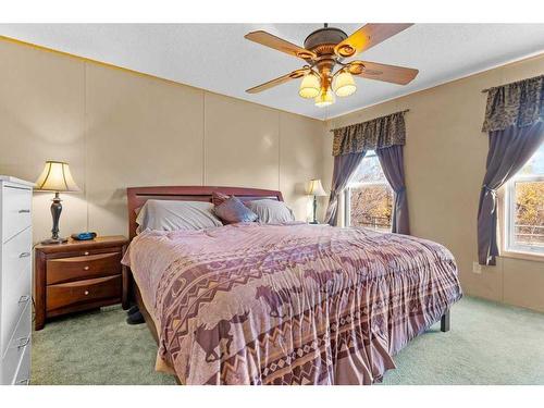 30313 Range Road 13, Rural Mountain View County, AB - Indoor Photo Showing Bedroom