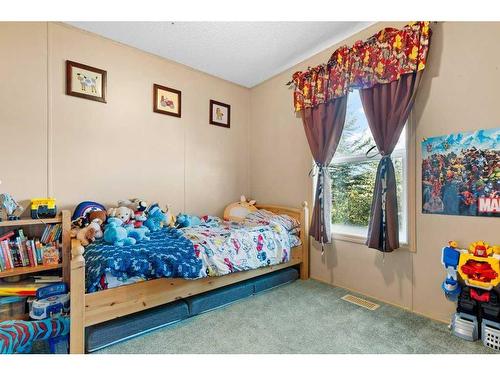 30313 Range Road 13, Rural Mountain View County, AB - Indoor Photo Showing Bedroom