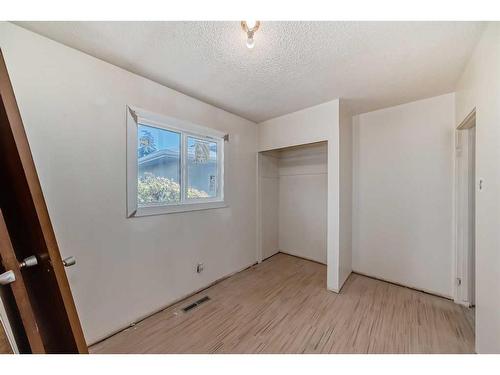 3424 54 Avenue Sw, Calgary, AB - Indoor Photo Showing Other Room